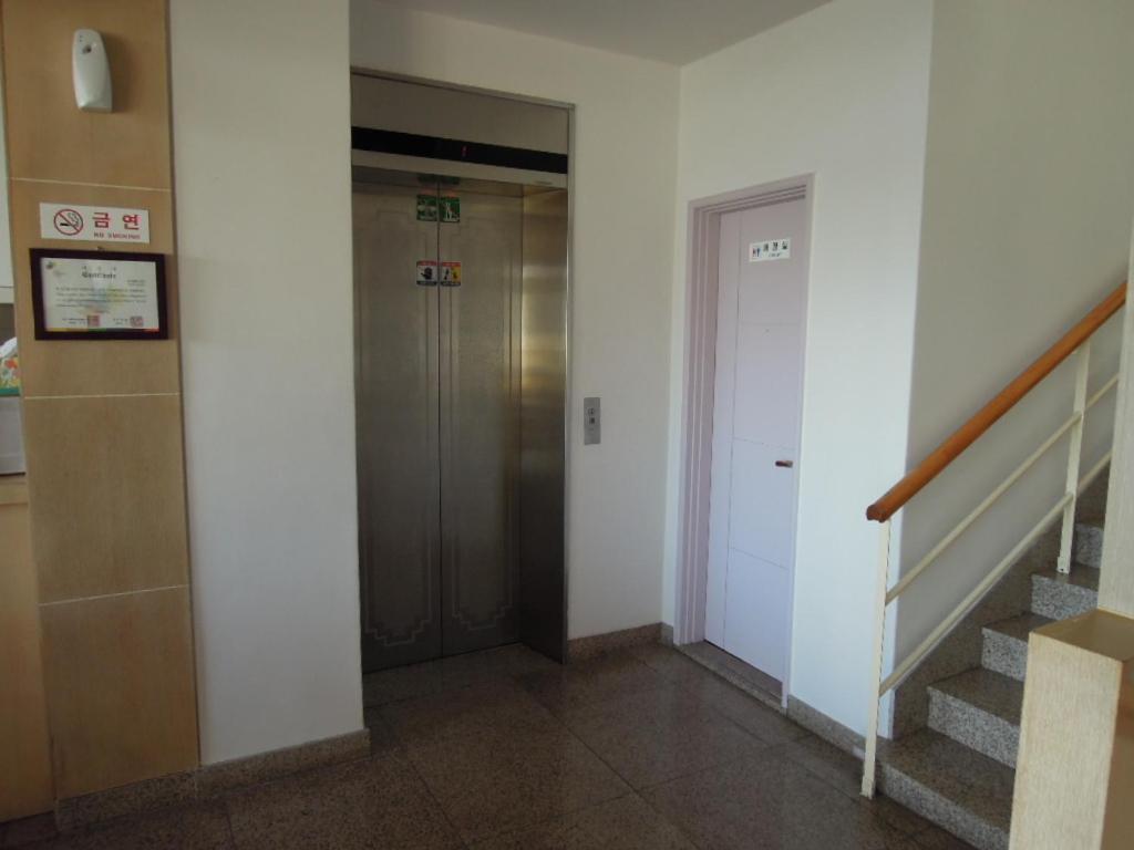 Hotel Good Inn Согвипхо Экстерьер фото